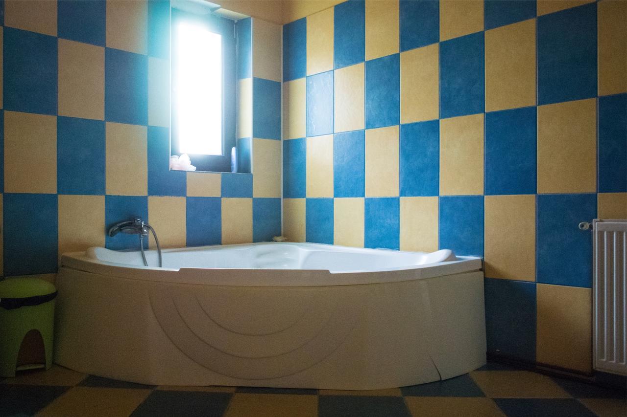 Guesthouse Vila Melisa Rasvadu de Sus ภายนอก รูปภาพ